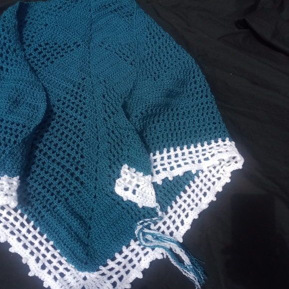Dainty at the beach hand crocheted shawl - Picture 2 of 6